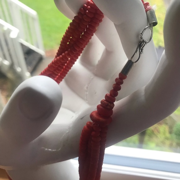 Vibrant wood bead necklace - Picture 8 of 11